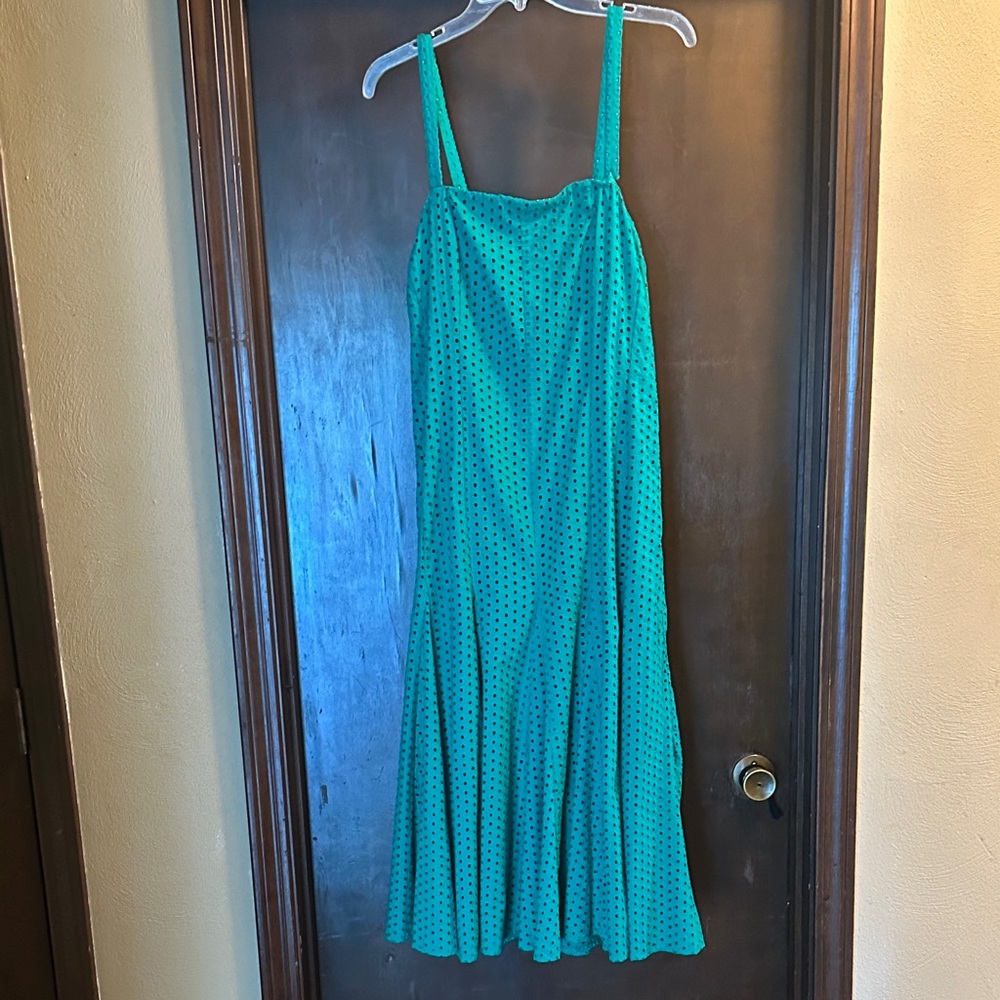 Elegant Kelly Green Eyelet Dress